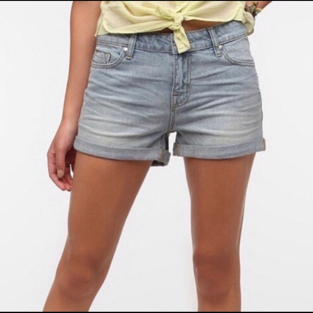 BDG Alexa Mid-Rise Distressed Denim Short